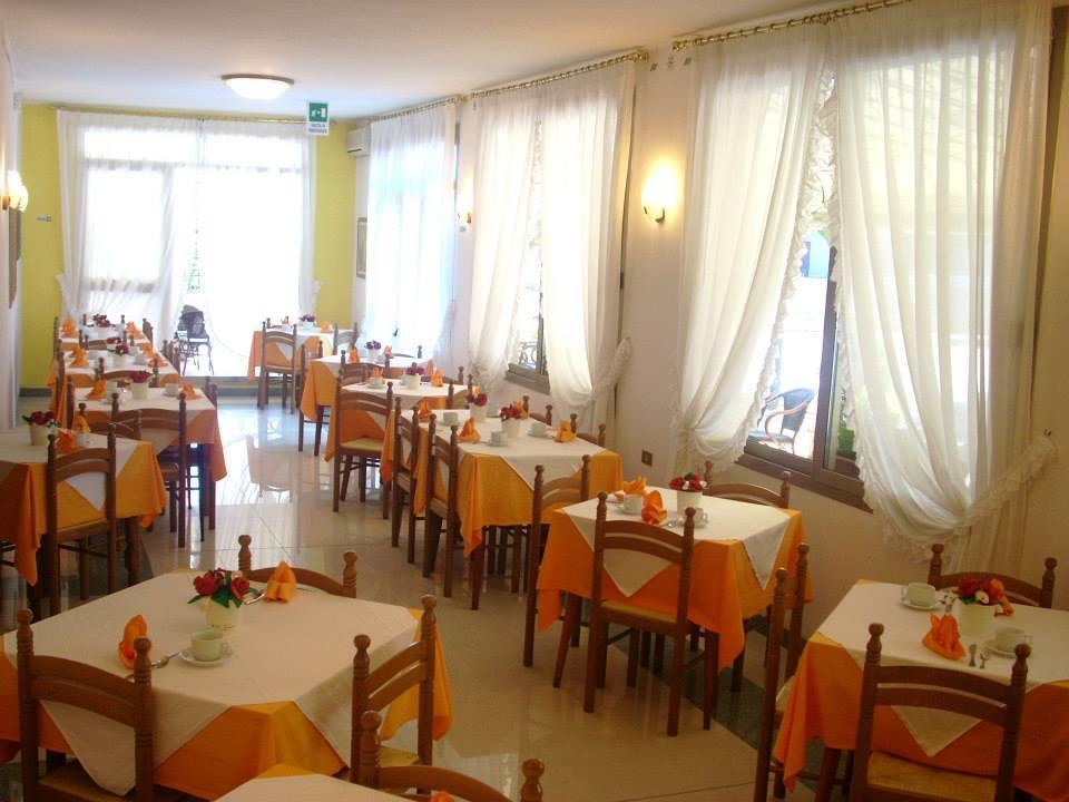 Hotel Fornaro Caorle Ngoại thất bức ảnh