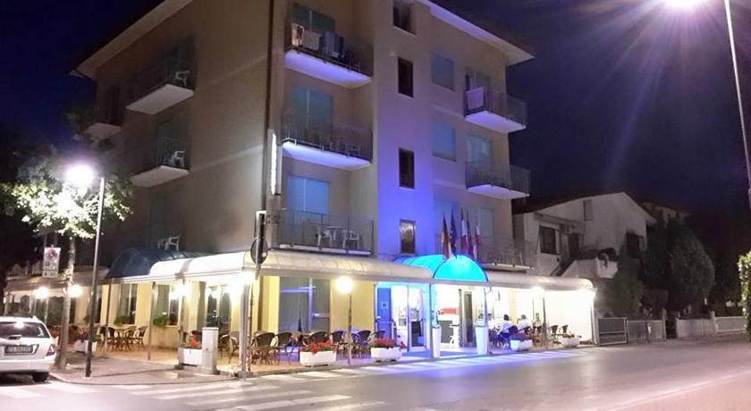 Hotel Fornaro Caorle Ngoại thất bức ảnh